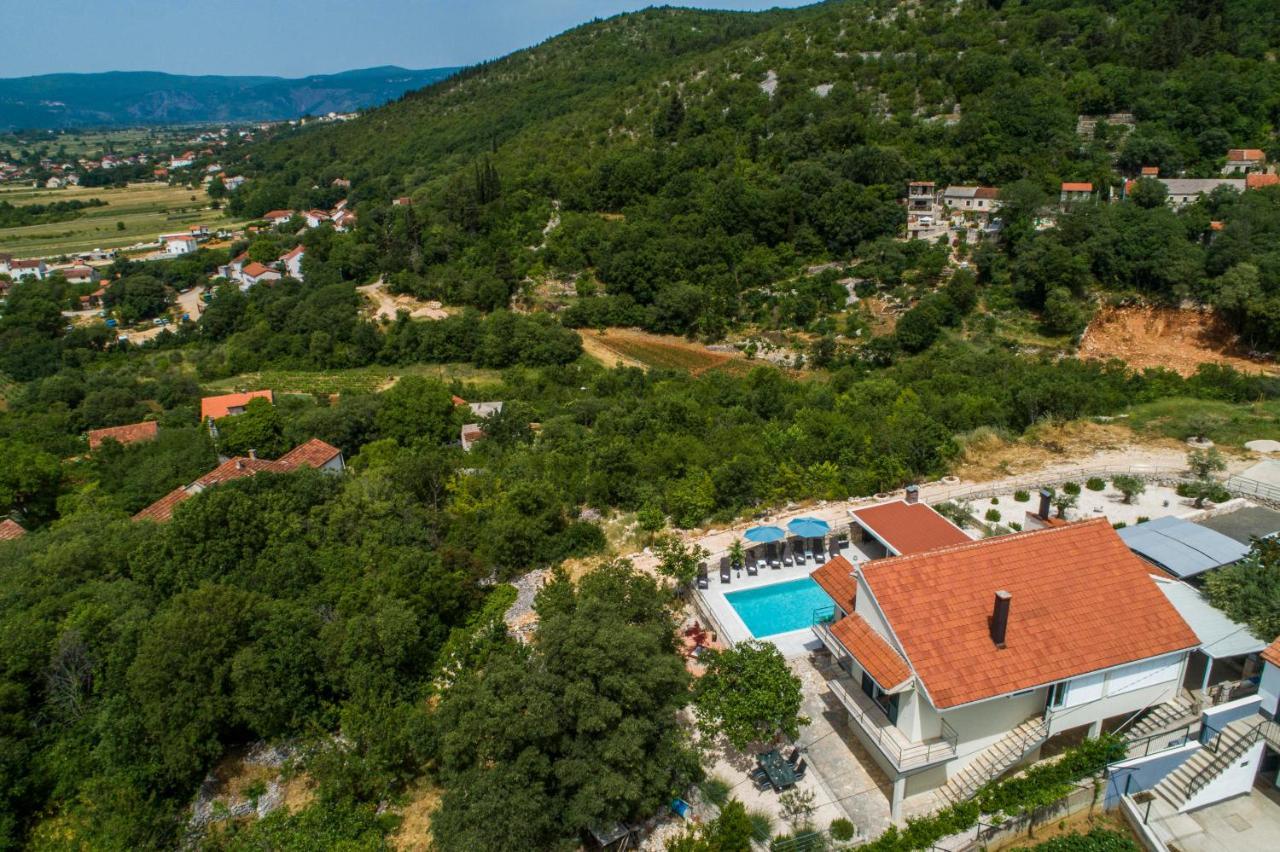 Vinko Villa *